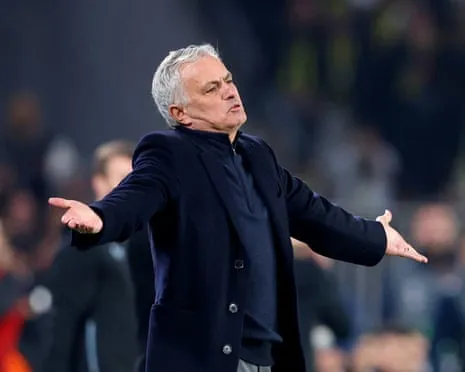 SL Benfica Engaged in Negotiations to Appoint José Mourinho Following Termination of Former Manager