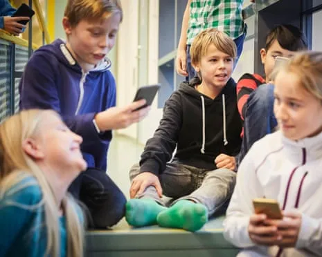 Sweden to Enforce Nationwide Mobile Phone Prohibition in Educational Institutions
